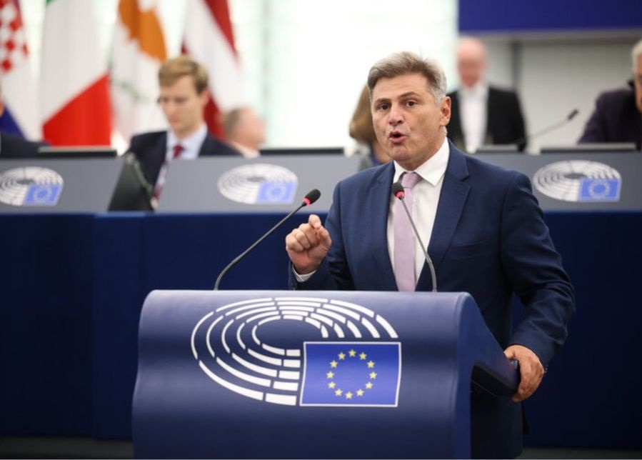 Νικόλας Φαραντούρης